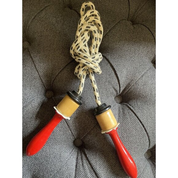 Vintage  Hand Painted Wooden Children’s Skipping  Rope hard to find - Picture 4 of 4